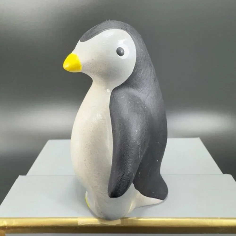 VINTAGE GLORIA DIAS ECUADOR PENGUIN FIGURE Hand Made Pottery‎ Signed Figure VTG